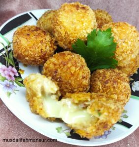 Bitterballen dengan lelehan KRAFT Keju Quick Melt