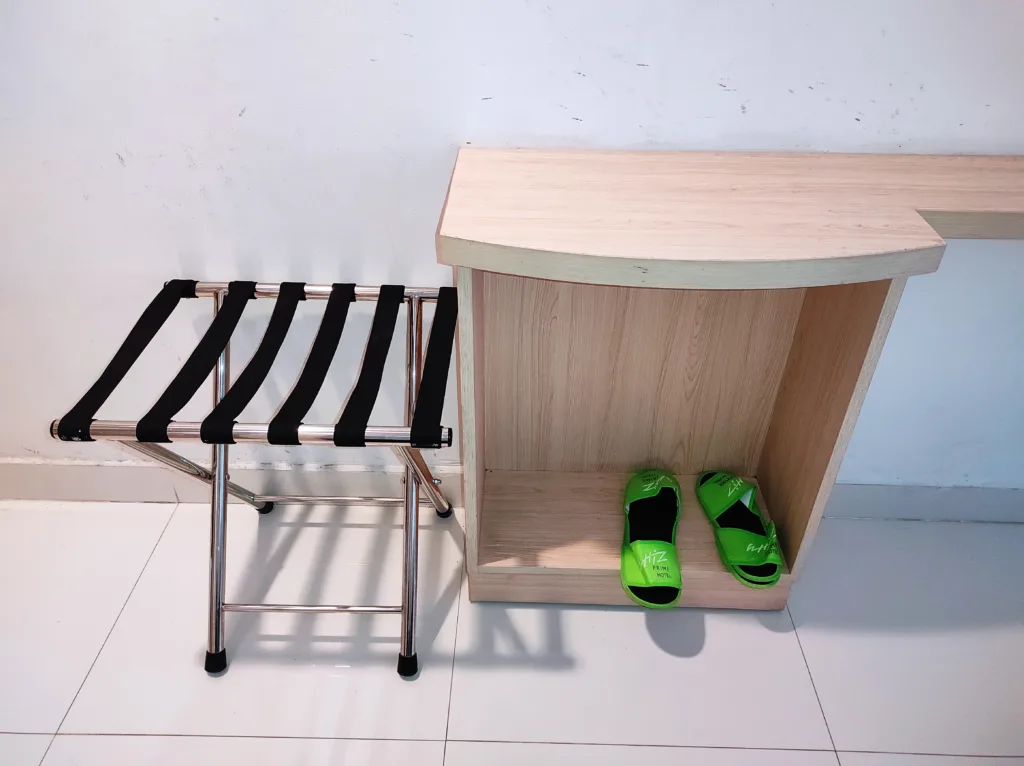 sendal hotel whix prime