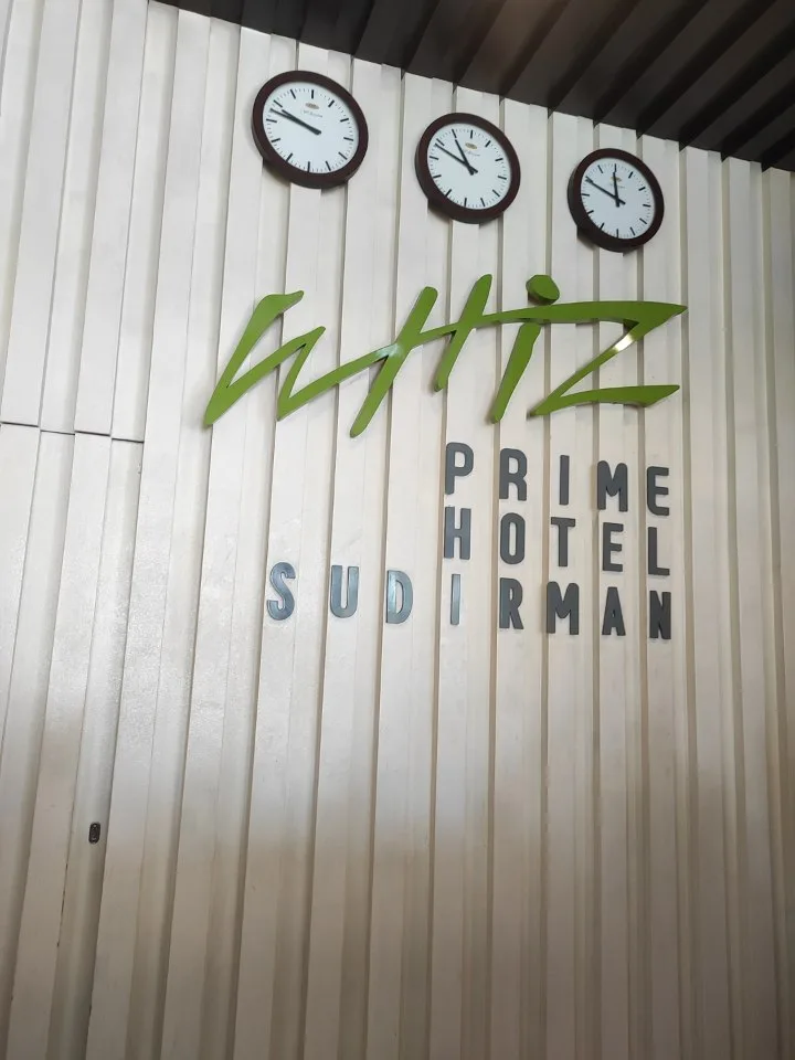 Lobi hotel whizprime hotel makassar_ippo